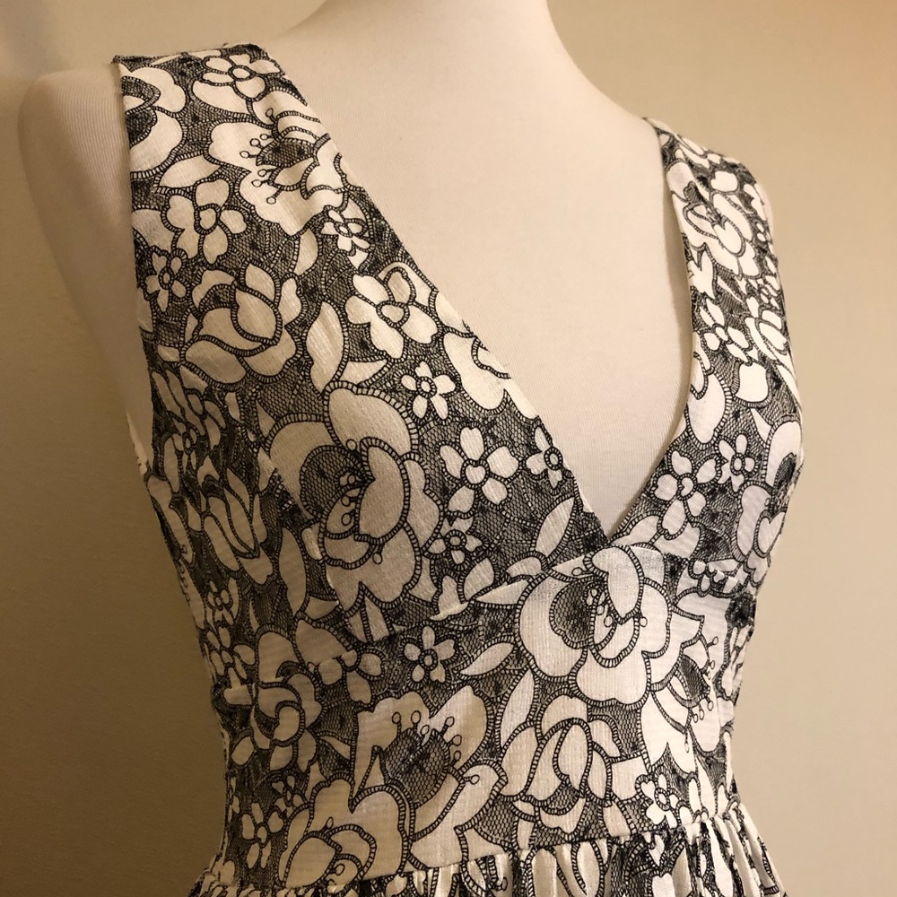 NWT Just Me Black & White Lace Floral Print Dress - Picture 4 of 12